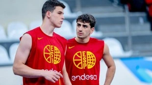 Cárdenas y Saint-Supéry refuerzan a España en las Ventanas FIBA