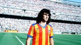 Kempes conmemora 50 años de su llegada al Valencia CF