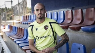 Oriol Rey: «Me quedaría en el Levante toda la vida»