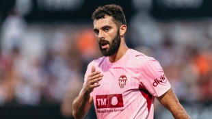 Luis Rioja en acción durante entrenamiento Valencia CF pretemporada