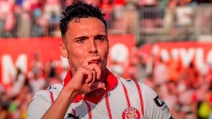 Valencia CF acelera por Arnau Martínez antes del inicio de LaLiga