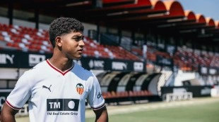 Valencia CF apuesta por el lateral Davis en su cantera