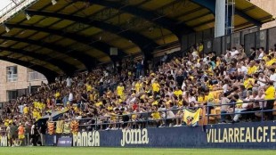 Villarreal y Levante disputan amistoso pretemporada Mini Estadi