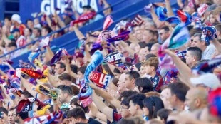 Levante UD y Real Betis empatan 2-2 en partido suspendido por calor