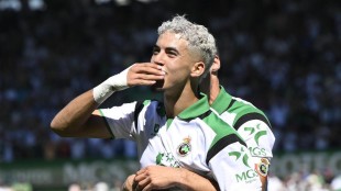 Javier Aguirre, entrenador Valencia CF, en su debut ante Racing Santander