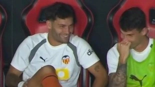Hugo Duro pide disculpas tras las risas en el banquillo ante el Sevilla