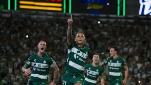 Fran Villalba resuelve los últimos dos partidos de Santos Laguna