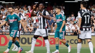 Jugadores CD Castellón celebran gol victoria Albacete Segunda División