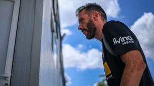 Corberán rechaza dimitir y defiende al Valencia ante la crisis
