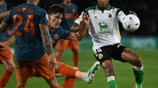 Pepelu, indispensable en el Valencia CF con tres técnicos y tres roles