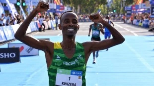 Kwizera bate el récord de España en el Medio Maratón de Valencia