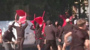 Altercados entre ultras del Levante y Sevilla en el Ciutat de València