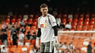 Van Oevelen se lesiona en la rodilla a días de su debut con Valencia