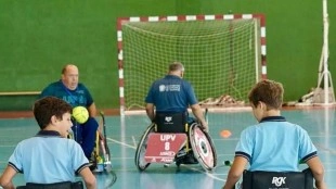 A-ball UPV IN lleva el fútbol adaptado a colegios de Valencia