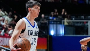 Sergio De Larrea debuta con brío en pretemporada de Dallas