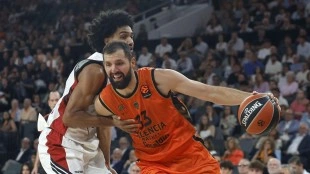 Nikola Mirotic se lesiona en el aductor y causa baja en Valencia Basket