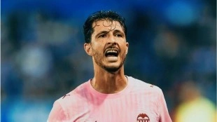 Guido Rodríguez debuta ante el Villarreal tras rechazar su interés