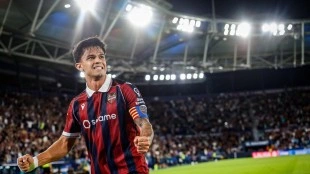 Brugué se acerca a la élite goleadora histórica del Levante
